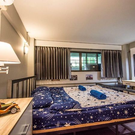 Enjoy House Hostel Τσιάνγκ Μάι Εξωτερικό φωτογραφία