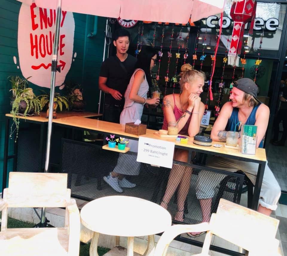 Enjoy House Hostel Τσιάνγκ Μάι Εξωτερικό φωτογραφία