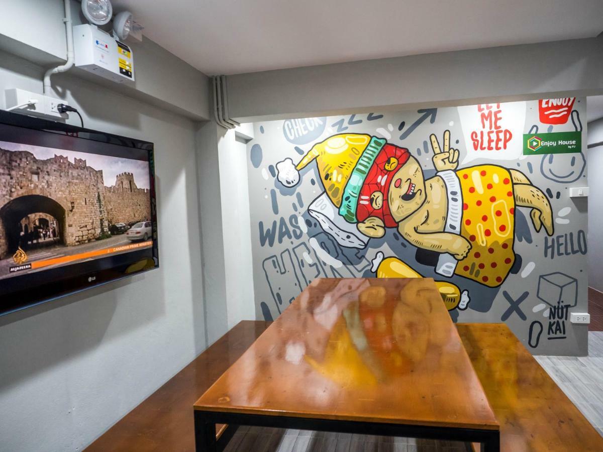 Enjoy House Hostel Τσιάνγκ Μάι Εξωτερικό φωτογραφία